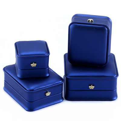 Custom Logo PU Leather Crown Design Juwelen Doos Set voor Blauwe Armband Halsketting Ring