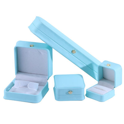 Juwelenpakket in Cyan met kroonontwerp Hanhong Custom Logo Luxe PU Lederkledingdoos