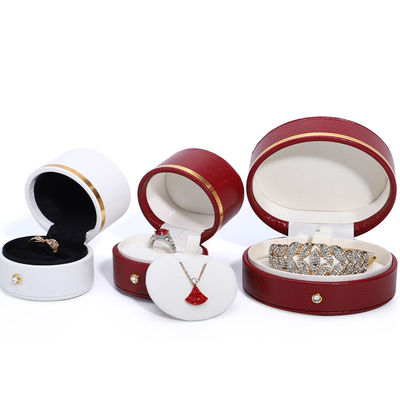 Gepersonaliseerde grootte Wit PU leer juwelen doos voor kleine reizen Draagbaar en functioneel
