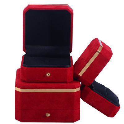 Groothandelsproductie Halsketting Ring Juwelen Set Verpakkingsdoos Juwelen cadeaubon Custom logo rood fluwelen juwelendoos met gouden rand