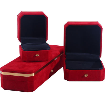 Groothandelsproductie Halsketting Ring Juwelen Set Verpakkingsdoos Juwelen cadeaubon Custom logo rood fluwelen juwelendoos met gouden rand