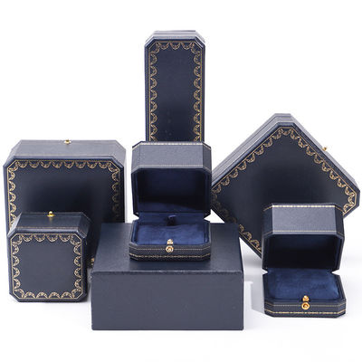 kopen Custom logo sieraden pakket handgemaakte blauwe vierkant papieren doos voor luxe kunststof ring doos online manufacture