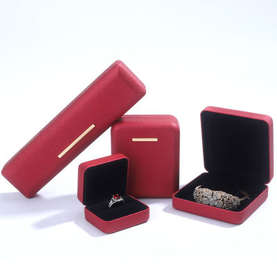 Op maat gemaakte rode PU leer fluweel sieraden doos voor armband oorbel en hanger verpakking