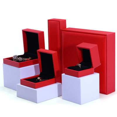 kopen Custom Brand Red Faux Leather Juweliersdoos Luxe Juweliers Verpakkingsdoos online manufacture