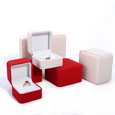 Customized PU Leather Necklace Box voor Customized Luxury Jewelry Packaging