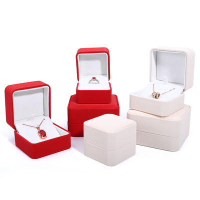 Custom luxe ketting verpakkingsdoos in rood PU leer met fluwelen bekleding en Contact met ons