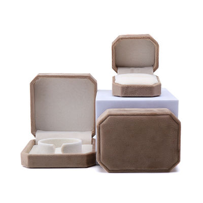 kopen Op maat gemaakte achthoekige vorm Khaki Flannelette Juwelen Pakket voor halsketting Armband Ring online manufacture