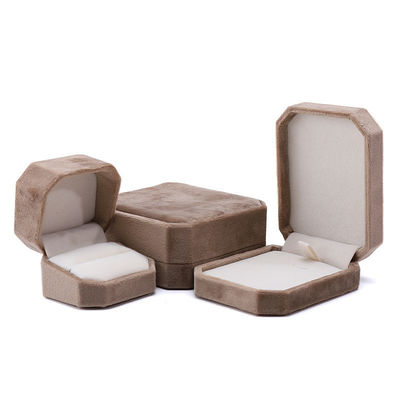 Op maat gemaakte achthoekige vorm Khaki Flannelette Juwelen Pakket voor halsketting Armband Ring