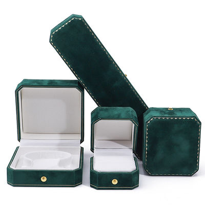kopen Custom Logo Groen fluwelen juwelen doos voor hanger oorbellen Armband halsketting Ring online manufacture