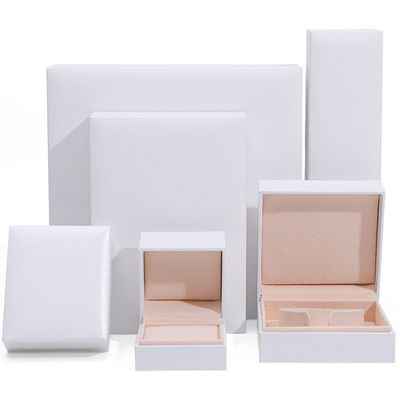 Gepersonaliseerde 9x9x4cm sieraden witte papieren doos voor armbanden oorbellen halsketting ring verpakking