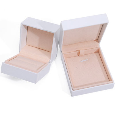 Gepersonaliseerde 9x9x4cm sieraden witte papieren doos voor armbanden oorbellen halsketting ring verpakking