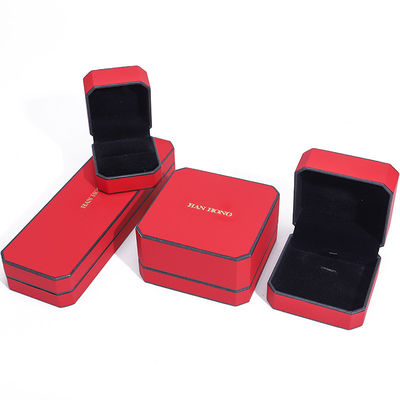 Rood fluwelen rechthoekige sieraden doos voor luxe armband oorbellen halsketting ring