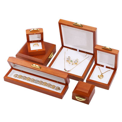 kopen Handgemaakte rechthoekig Custom Logo Houten juwelen doos Voor Armband Halsketting Ring Set online manufacture