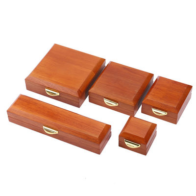 Handgemaakte rechthoekig Custom Logo Houten juwelen doos Voor Armband Halsketting Ring Set
