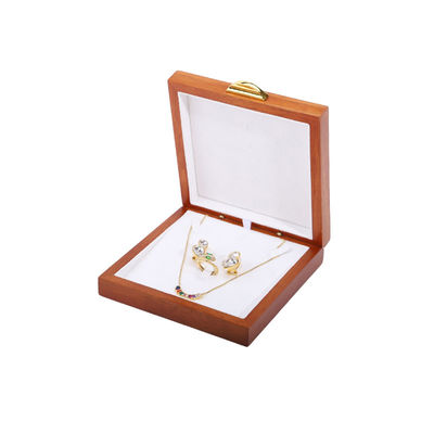 Handgemaakte rechthoekig Custom Logo Houten juwelen doos Voor Armband Halsketting Ring Set