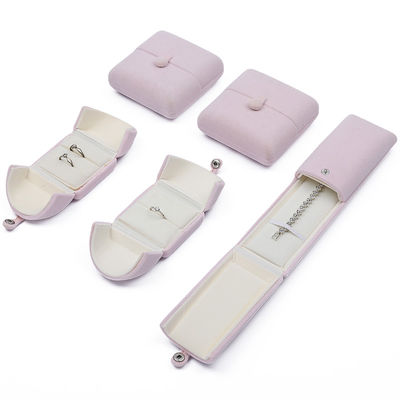 Smaakvolle Purple Velvet Juweliersdoos Clamshell-vormige behuizing met knop sluiting
