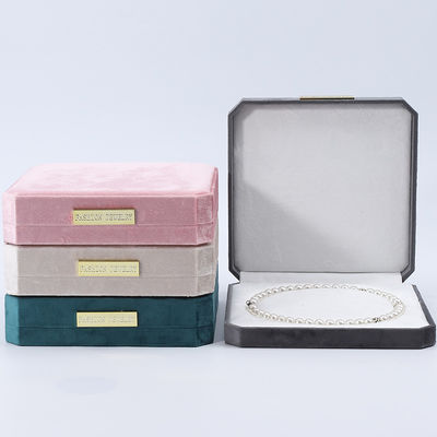 Soft Touch Multi Color Velvet Pearl Necklace opslagdoos met gouden schets