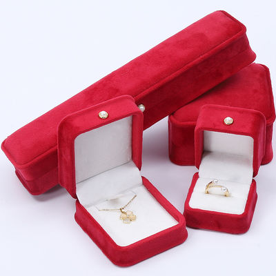 Groothandel Vervaardiging Luxe fluweel Juwelen Verpakking Doos Custom logo Halsketting Armband Oordelen Ring Verpakking Rood Fluweel Juwelen Doos