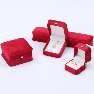 Groothandel Vervaardiging Luxe fluweel Juwelen Verpakking Doos Custom logo Halsketting Armband Oordelen Ring Verpakking Rood Fluweel Juwelen Doos