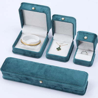 kopen Groothandel Vervaardiging hoogwaardig fluweel Juwelen verpakking Doos Aangepaste halsketting Armband Oorbellen Ring juwelen set Verpakking groen fluweel juwelen Doos met logo online manufacture