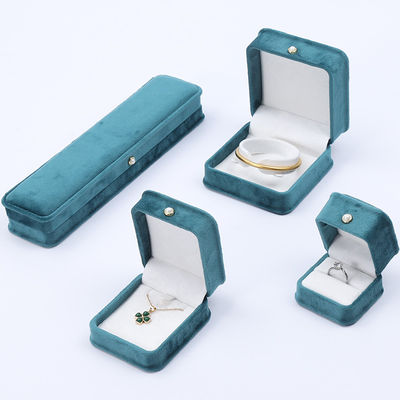 Groothandel Vervaardiging hoogwaardig fluweel Juwelen verpakking Doos Aangepaste halsketting Armband Oorbellen Ring juwelen set Verpakking groen fluweel juwelen Doos met logo