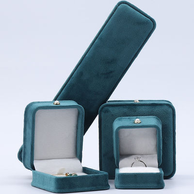 Groothandel Vervaardiging hoogwaardig fluweel Juwelen verpakking Doos Aangepaste halsketting Armband Oorbellen Ring juwelen set Verpakking groen fluweel juwelen Doos met logo