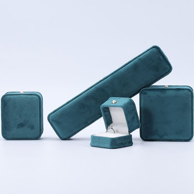 Groothandel Vervaardiging hoogwaardig fluweel Juwelen verpakking Doos Aangepaste halsketting Armband Oorbellen Ring juwelen set Verpakking groen fluweel juwelen Doos met logo