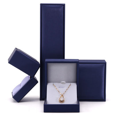 Brush Finishing Soft Faux Leather Juweliersware Storage Box Package voor Rings Hanger