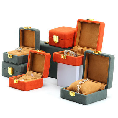 kopen Soft Touch Fluweel Juwelen Doos Verpakking Sets Multi Color Voor Luxe Horloge opslag online manufacture