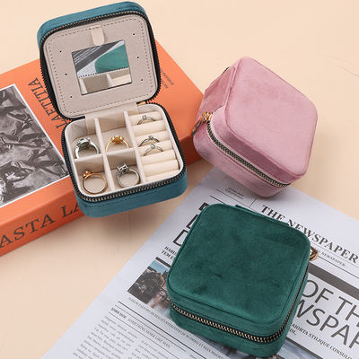 kopen High-end Slank Juwelen opslagdoos Zachte fluweel Reizen Juwelen Organisator Met Spiegel online manufacture