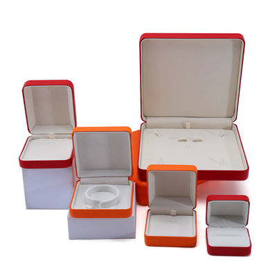 Multi-Color Sleek Convex PU Leer Juwelenopslagdoos voor Luxe Verpakking