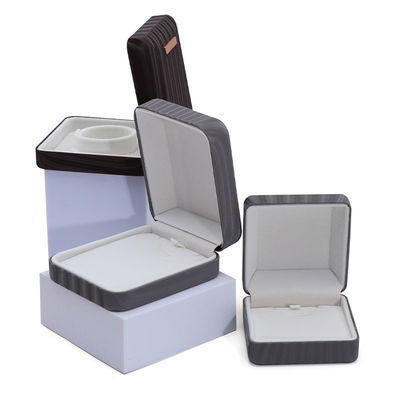 High-End Ray Grain Faux Leer Juwelen Verpakkingsdoos met Gouden Bar Ornament