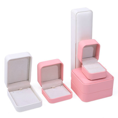 Multi-Color Convex-Roof PU Leer Juwelen opslagdoos Pakket voor Ring Hanger