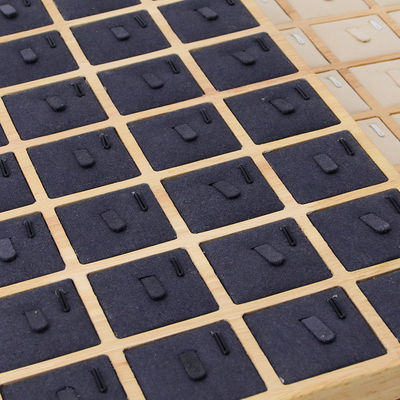 Overvloedige capaciteit 7x7 Houten juwelen display tray tentoonstelling rekwisieten voor ringen
