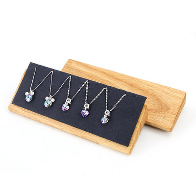 Houten hanger met meerdere cellen, displayplaat, halsketting, juwelen, expositiebak
