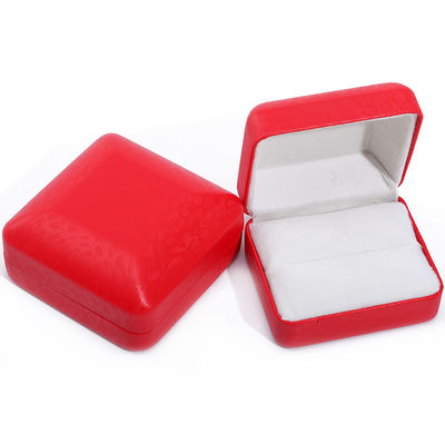 Rood convex dak PU leer luxe juwelen doos met sneeuwkorrel fluweel bekleding