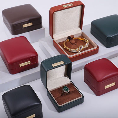 kopen Soft Touch Convex Dak Fake Lederen Sieraden Verpakkingsdoos Set voor Ring Armband online manufacture