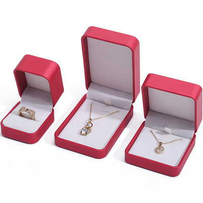 Noble Red PU Leather Luxury Jewelry Packaging Box Set met zachte fluwelen bekleding