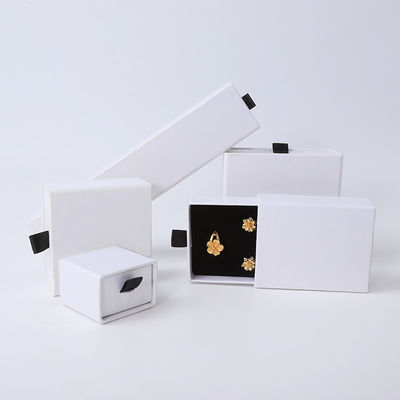 Groothandel Productie Eco-vriendelijk hoogwaardig geschenk Juwelen Doos Gepersonaliseerde Persoonlijke Ring Halsketting Oorbellen Armband Verpakking Wit Karton Papier Drawer Juwelen Doos met logo