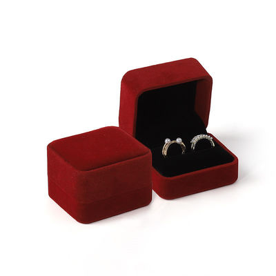 Groothandel Op maat gemaakte luxe juwelen Dubbele ring doos Gepersonaliseerd Custom logo Fluweel Rood Juwelen Verlovingsring Verpakkingsdoos