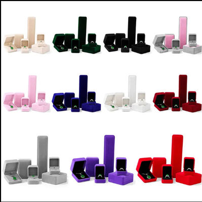 Groothandel Op maat gemaakte luxe juwelen Dubbele ring doos Gepersonaliseerd Custom logo Fluweel Rood Juwelen Verlovingsring Verpakkingsdoos