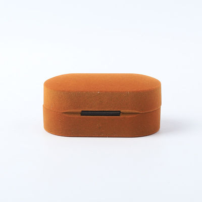 Gepersonaliseerde gepersonaliseerde bruine fluwelen sieraden verpakking voor dubbele ring