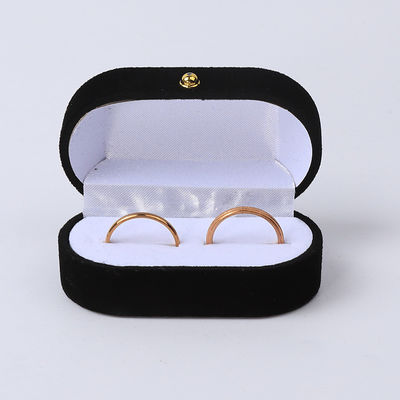 Gepersonaliseerde Zwarte Fluwelen Juwelen Verpakking Bruiloft Verloving Dubbele Ring Luxe Juwelen Doos