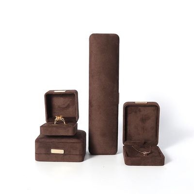 Hoogwaardige luxe bruine flanellen fluwelen sieradendoos voor armband, ketting, ring, oorbel