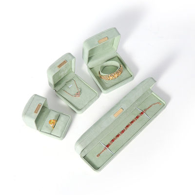 Hoogwaardige luxe lichtgroene flanellen fluwelen sieradendoos voor armband, ketting, ring, oorbel