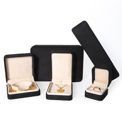 Hign End Big Jewelry Set Halsketting Armband Oorbellen Ring Verpakking Handgemaakte Vierkante Fluweel Zwarte Juwelen Doos Met Logo