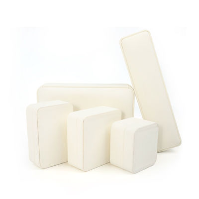 OEM ODM Handgemaakte vierkant wit leer sieraden doos voor halsketting armband oorbellen Ring verpakking
