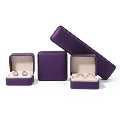 Hoogwaardige sieraden verpakkingsdoos Custom luxe grote sieraden set doos halsketting armband oorbellen ring verpakking handgemaakte vierkant paarse leder sieraden doos met logo