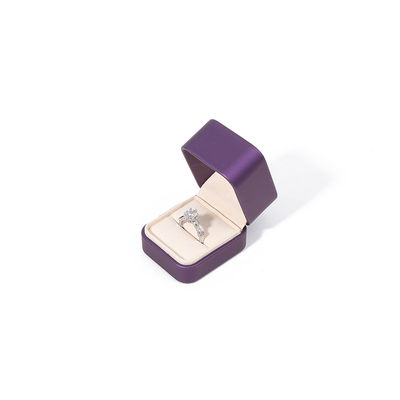 Hoogwaardige sieraden verpakkingsdoos Custom luxe grote sieraden set doos halsketting armband oorbellen ring verpakking handgemaakte vierkant paarse leder sieraden doos met logo