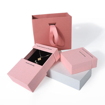 China productie groothandel hoogwaardige halsketting oorbel Armband ring doos Sieraden verpakking Gepersonaliseerde Custom Eco Friendly Karton Papier roze laken Sieraden doos met logo